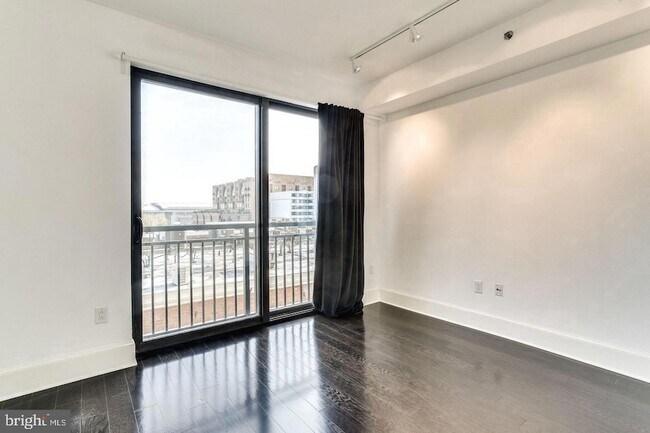 Building Photo - 1011 M St NW