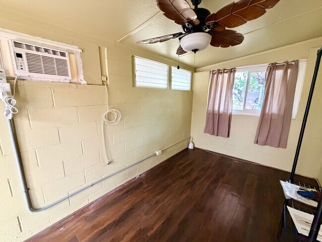 Building Photo - 1347 Palolo Ave