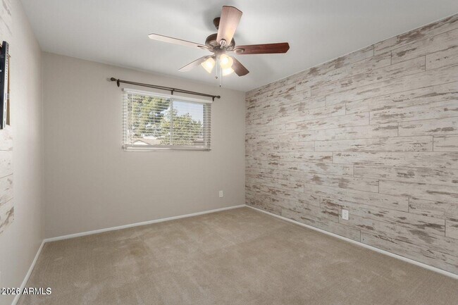 Building Photo - 1874 E Geneva Dr