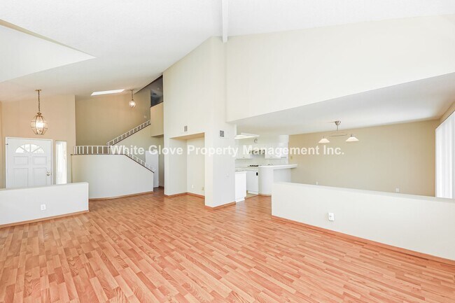 Building Photo - 3 Bedroom Marbella Townhome