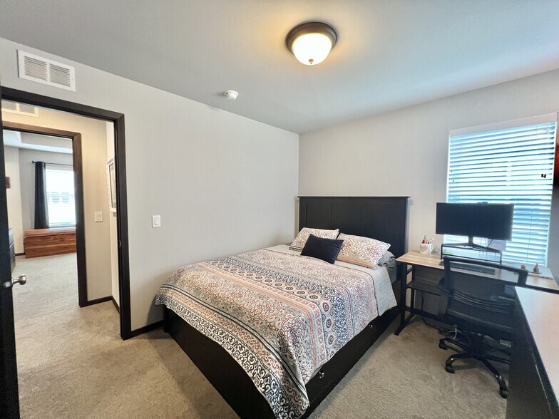 Building Photo - 2899 Bulwer Ln