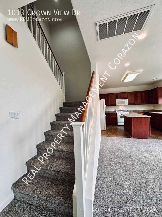 Building Photo - 1013 Crown View Dr