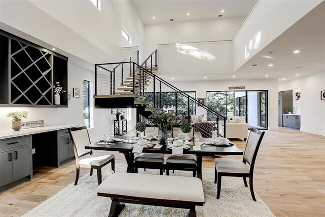Building Photo - 3021 Maroneal St