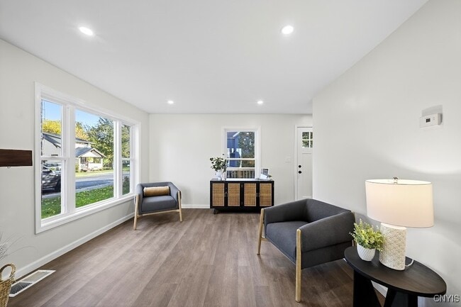 Building Photo - 127 E Warrington Rd