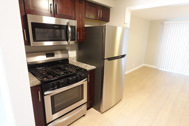 Building Photo - 2021 Berkshire Cir