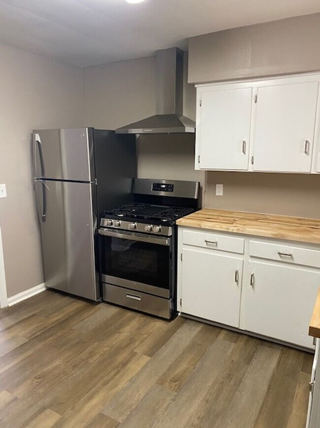 Building Photo - Rigdon Rd **Dale