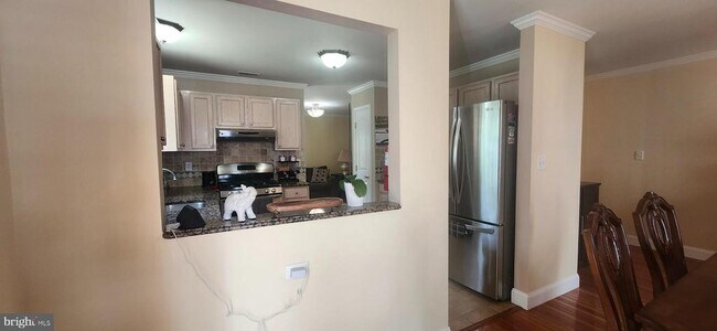 Building Photo - 2 Marchesi Dr