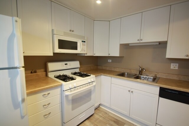 Building Photo - 1422 Tonset Ln