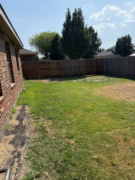 Building Photo - 2815 Briarbrook Dr