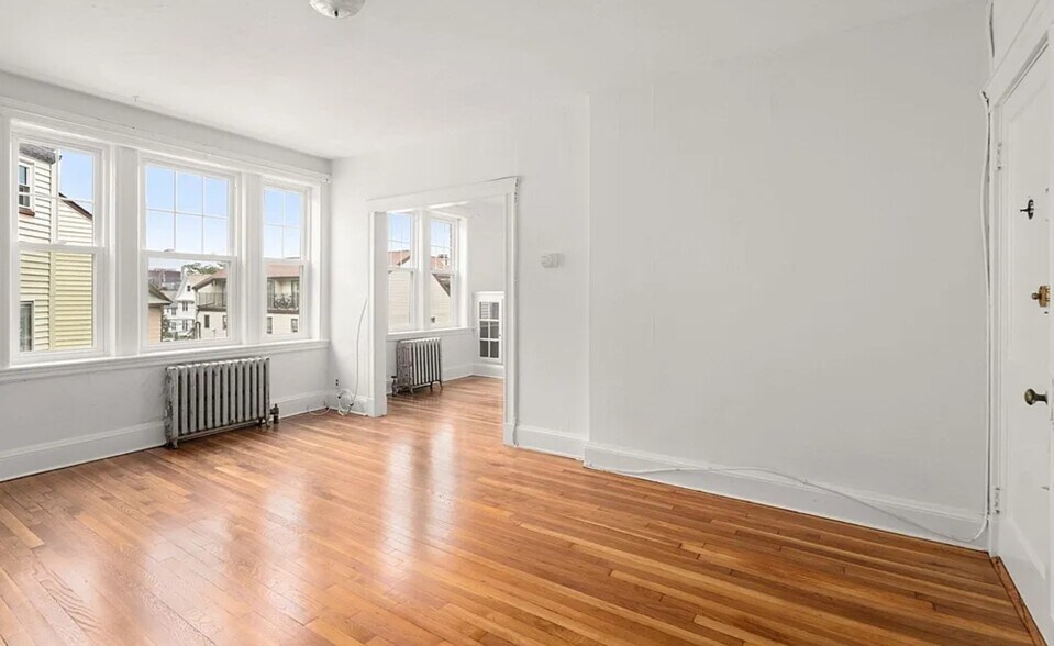 Building Photo - 97 Chester St