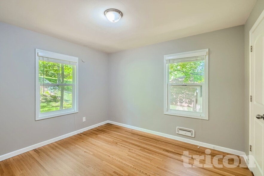 Building Photo - 5728 Xerxes Ave S