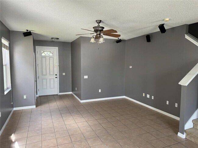 Building Photo - 540 Rena Dr