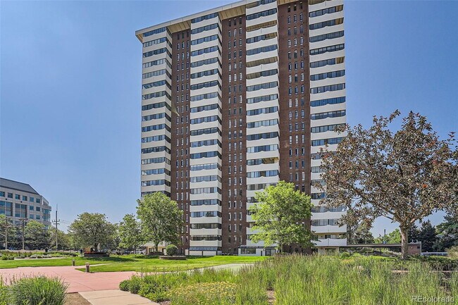 Building Photo - 3131 E Alameda Ave