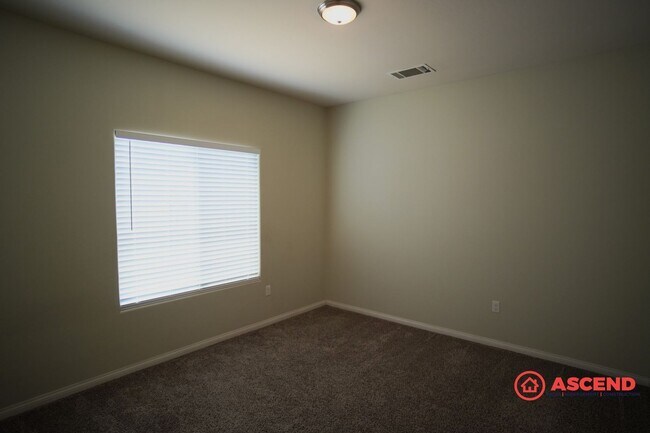 Building Photo - Cute Home in Southwest Bakersfield!
