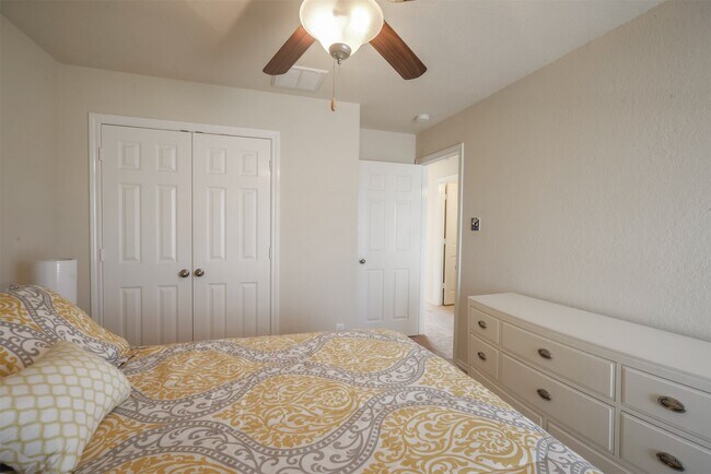 Building Photo - 8730 Sunny Gallop Dr