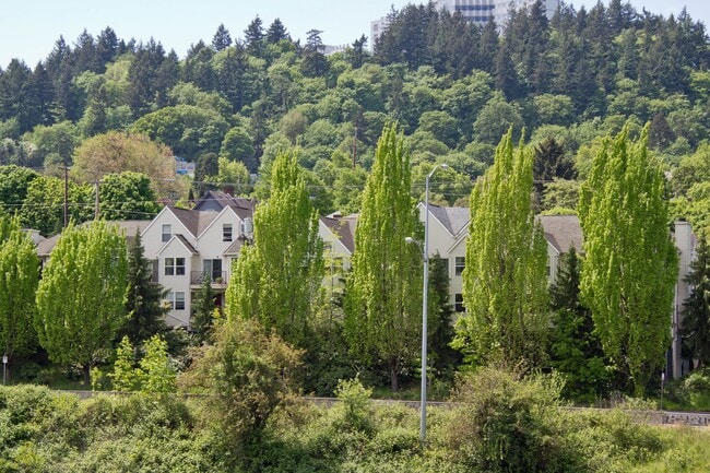 Building Photo - Hoodview Apartments