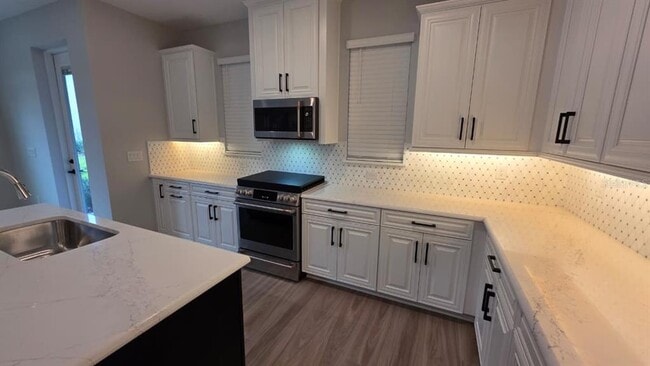 Building Photo - 14768 Field Daisy Dr
