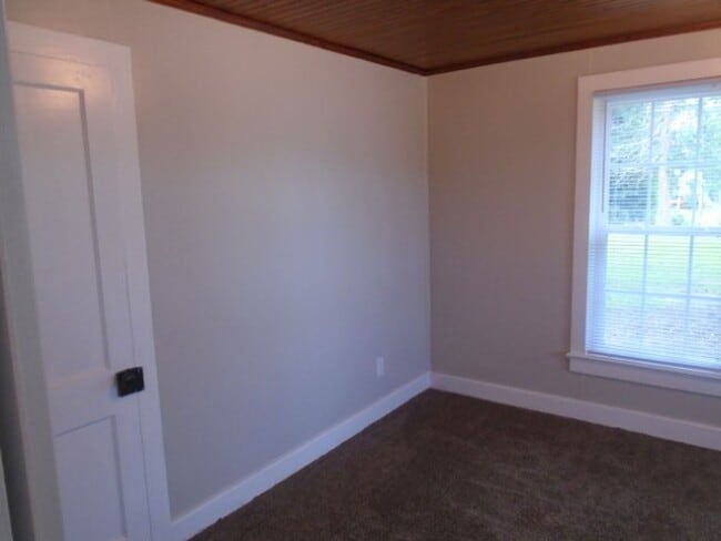 Building Photo - Plenty of Space in Hope Mills! $1050/month!