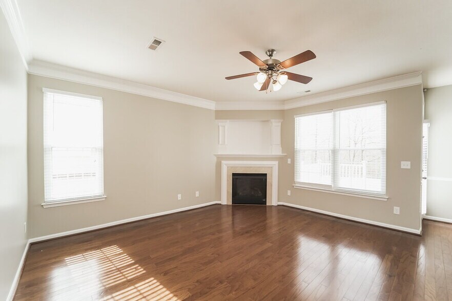 Building Photo - 8236 Rolling Meadows Ln