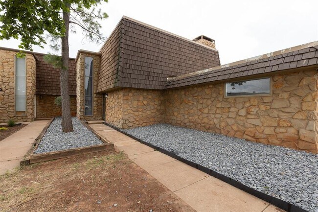 Building Photo - 12508 Green Valley Dr