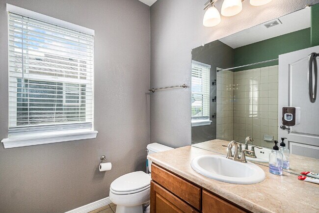 Building Photo - 8699 S Addison Way