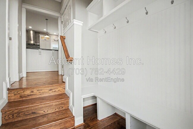 Building Photo - 14 W Caton Ave