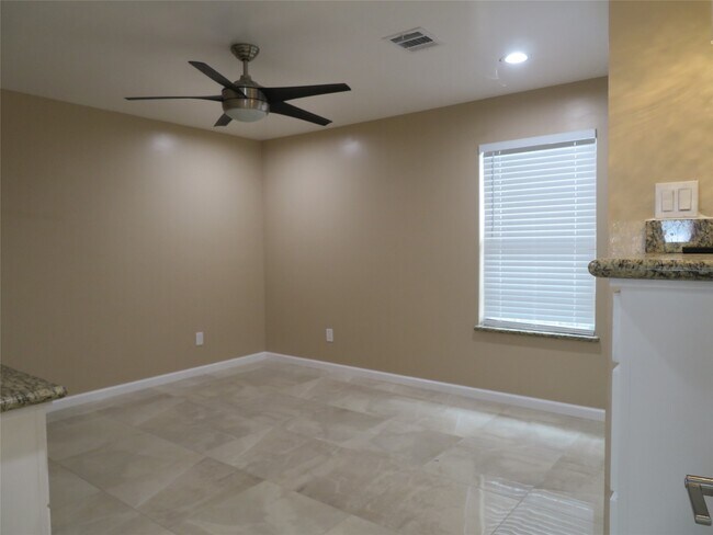 Building Photo - 7214 Corsicana St