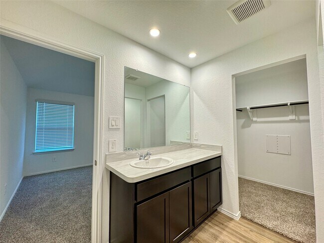 Building Photo - 1746 Windstone Rdg Dr
