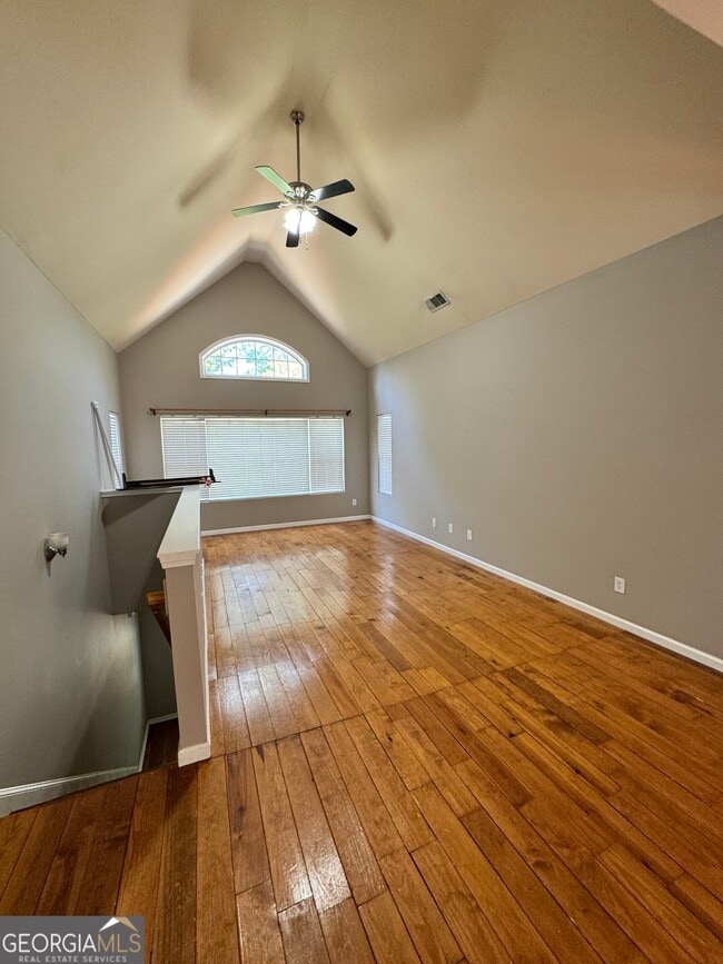 Building Photo - 376 Pointe Cir