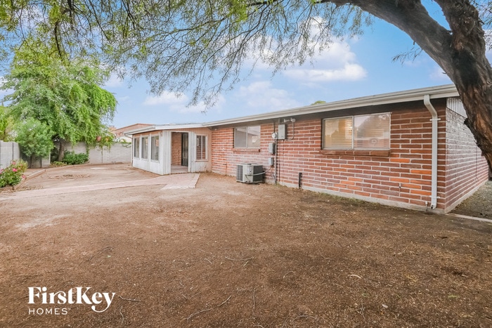 Building Photo - 8940 E Pine Valley Dr