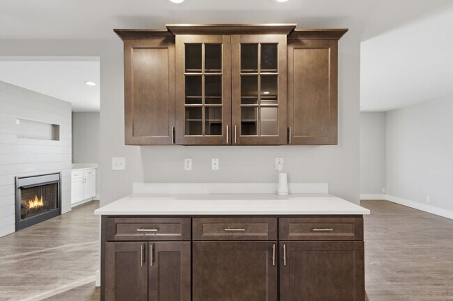 Building Photo - Large Ranch on Cul-de-sac