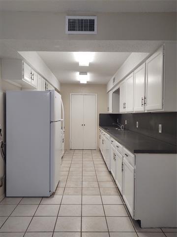Building Photo - 703 E Shady Grove Rd