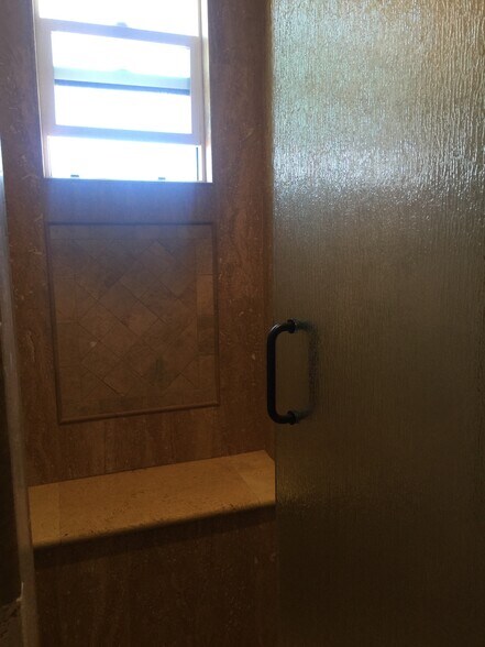 Building Photo - 220 Geneva Ave