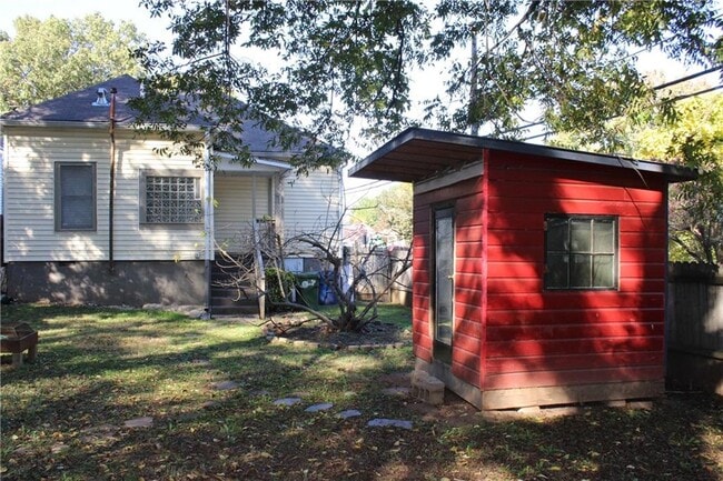 Building Photo - 1075 Manigault St SE