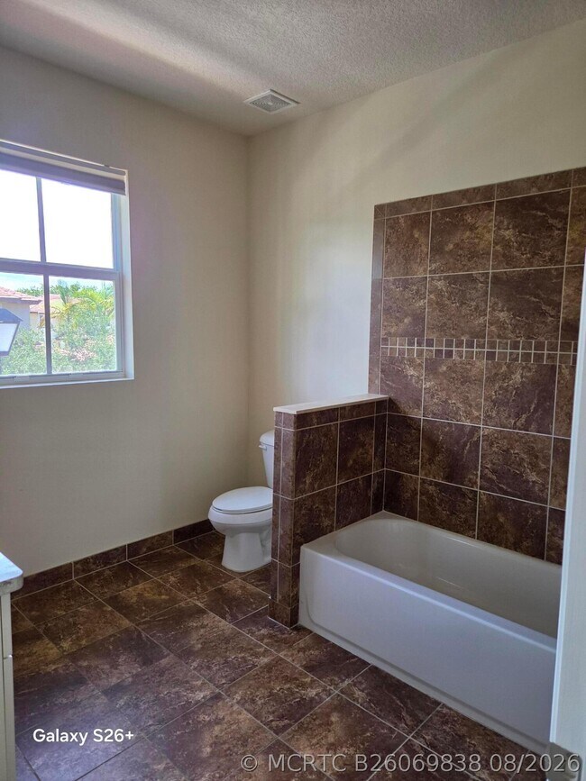 Building Photo - 6994 Long Pine Cir