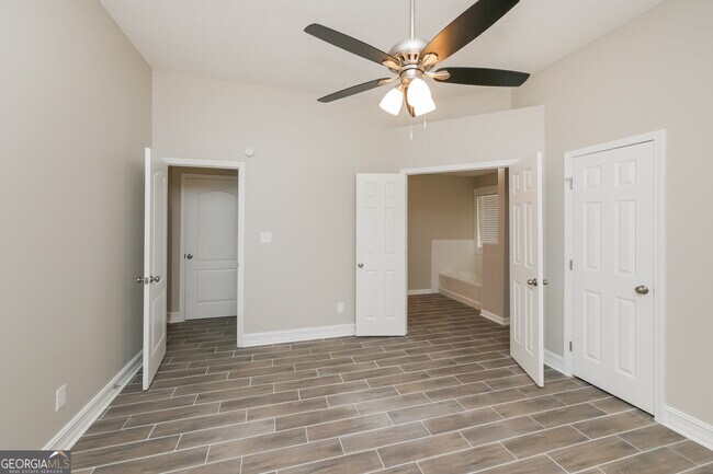 Building Photo - 40 Prestwick Dr