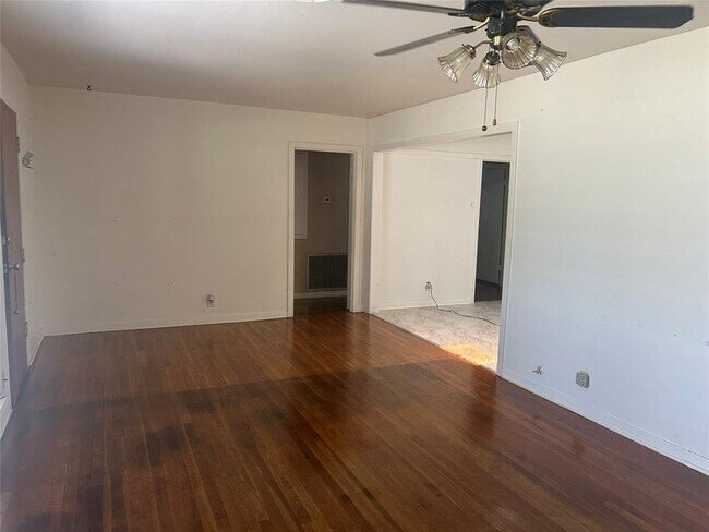 Building Photo - 8635 McDade St