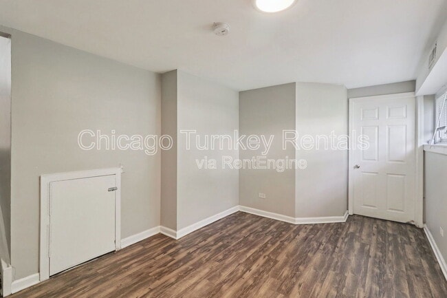 Building Photo - 16538 Park Ave