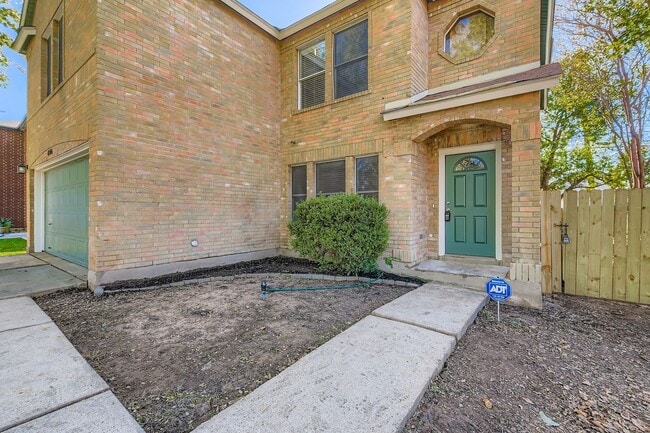 Building Photo - 8046 Thaxton Rd