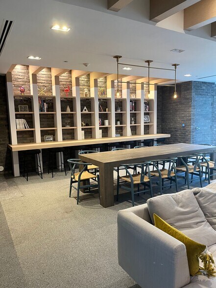 Building Photo - 111 NW 27th St