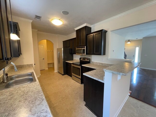 Building Photo - 422 Sebastian Dr