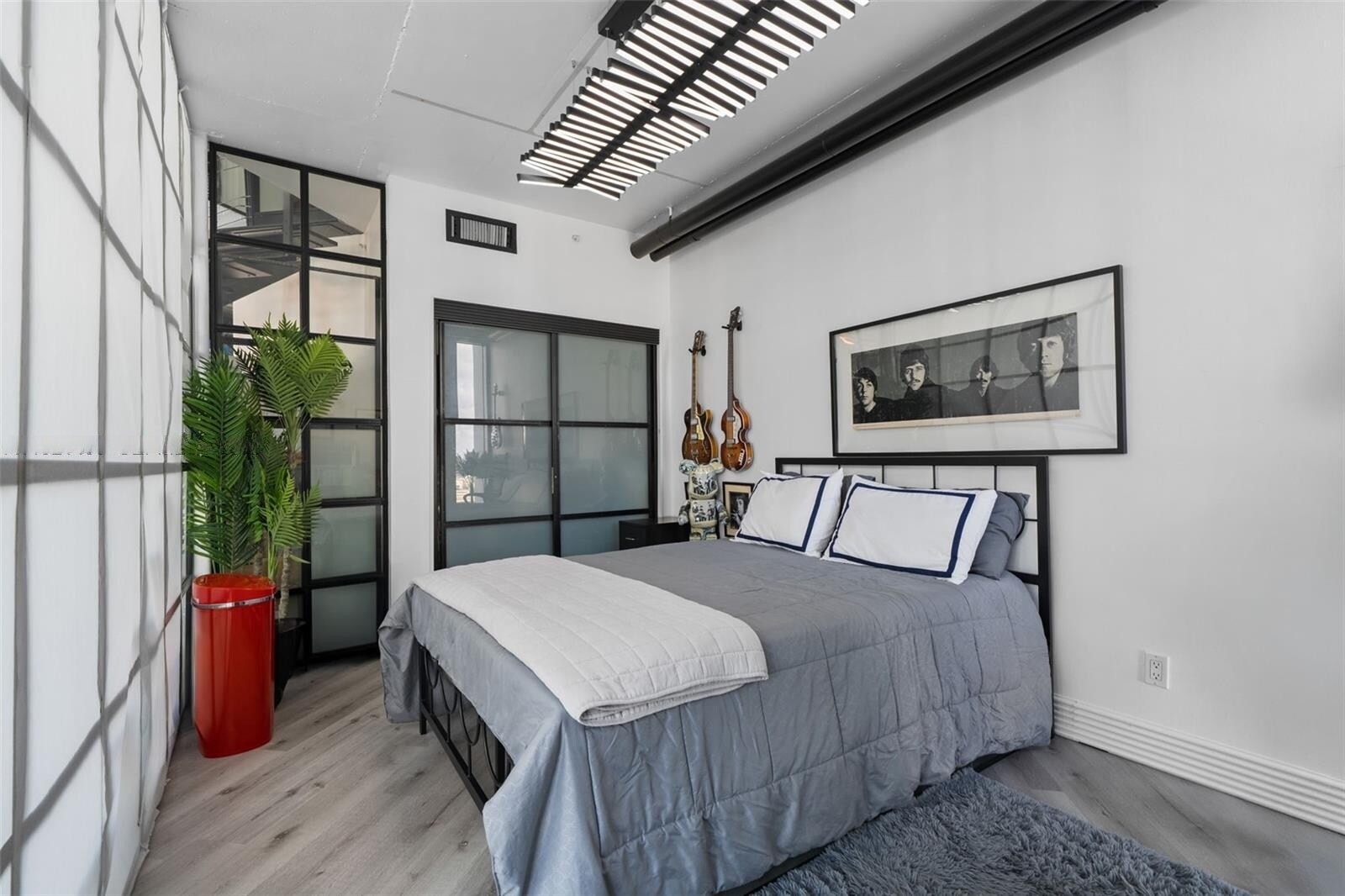 Building Photo - 690 SW 1st Ct