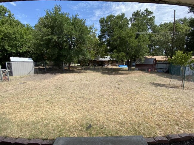 Building Photo - 1122 Rhonda Lee St