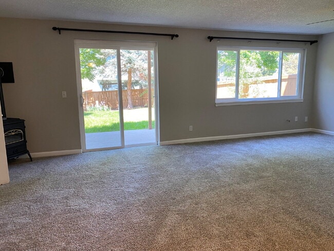 Building Photo - Highlands Ranch Home Available Now!