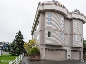 Building Photo - 1305 W 7th Ave