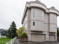 Building Photo - 1305 W 7th Ave