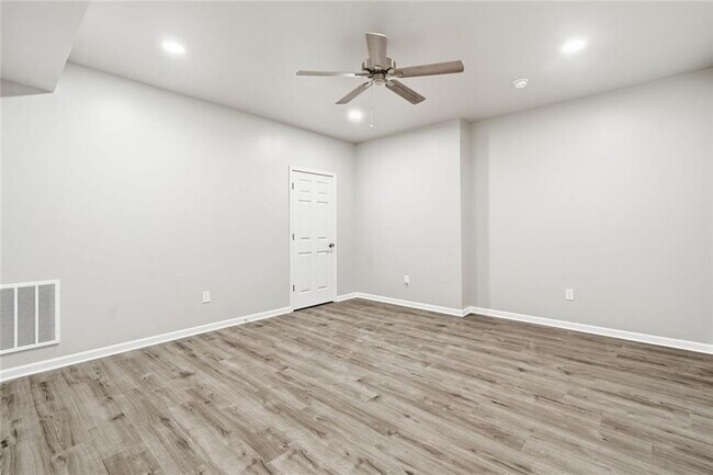 Building Photo - 208 Setters Ridge