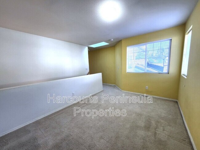Building Photo - 1598 Seasons Ln NW