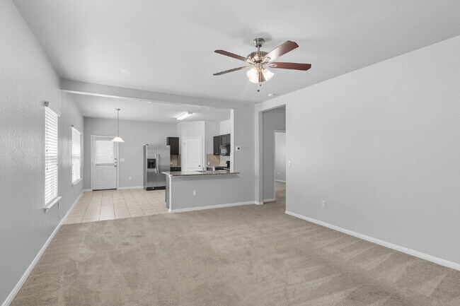 Building Photo - Large 4 bed, 2.5 bath Home in Meadows of K...
