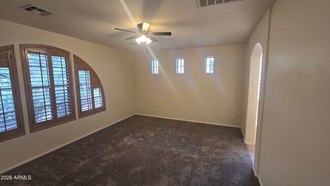 Building Photo - 4039 N Park St